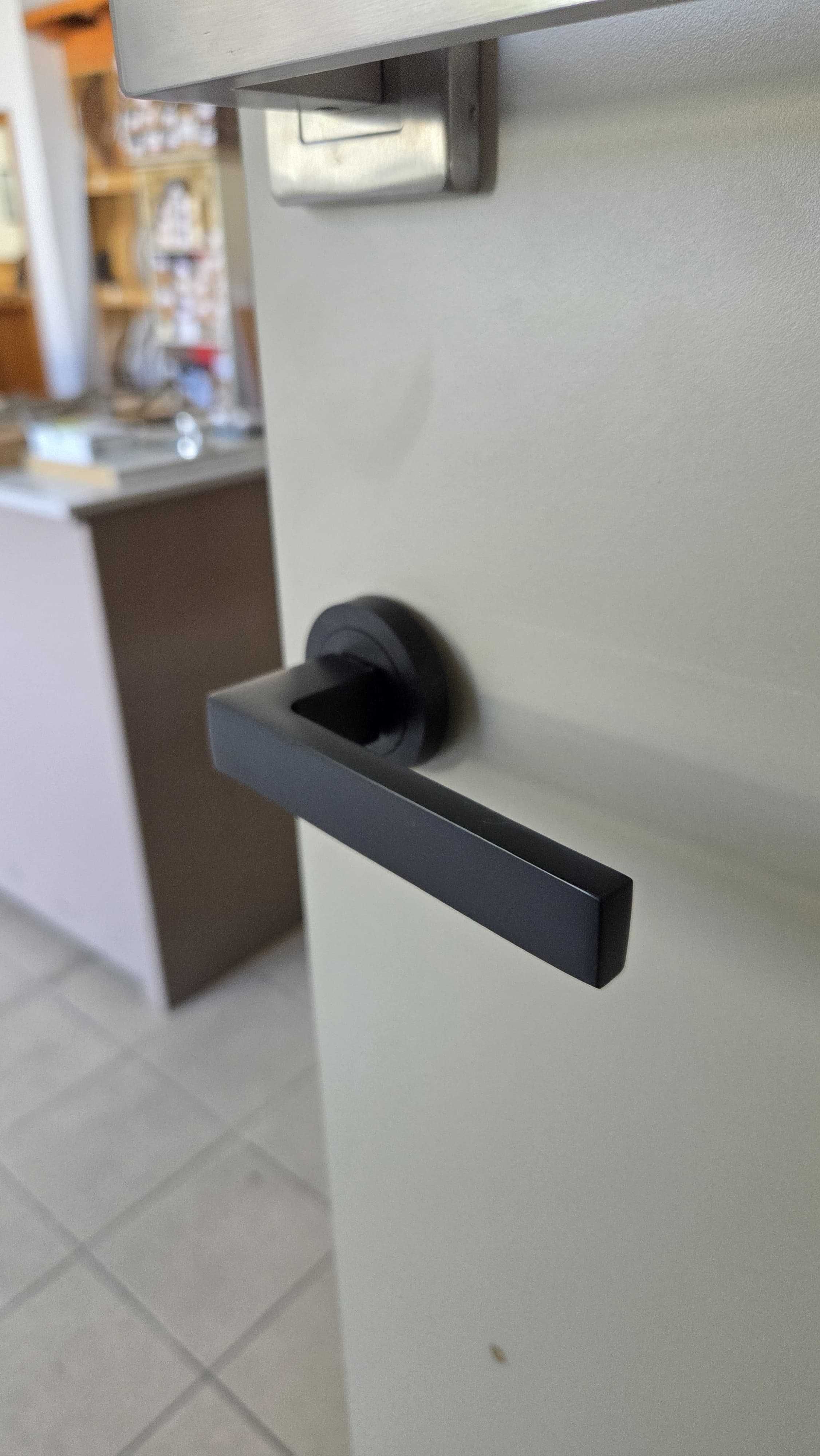 Puxador de porta interior em PRETO