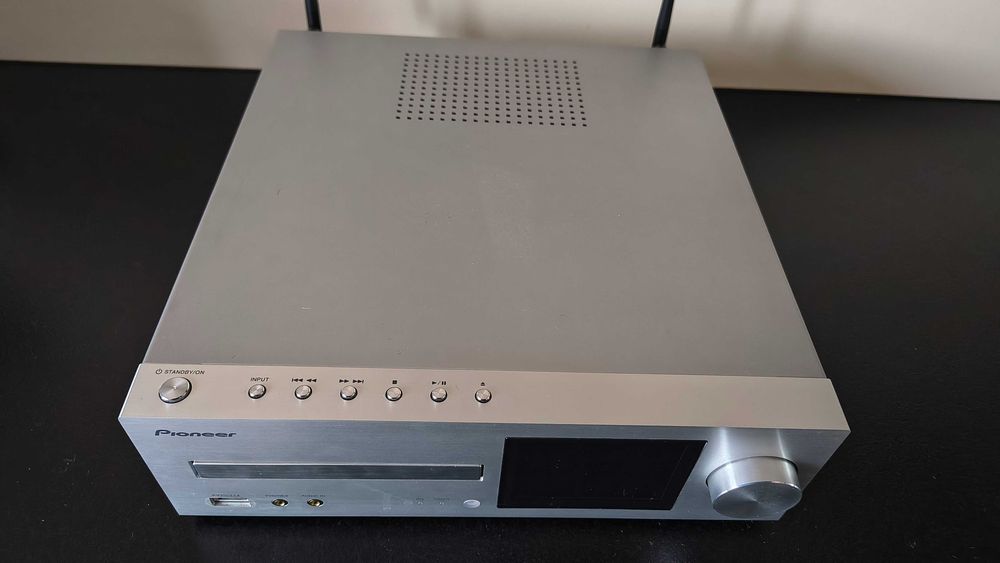 Sprzedam Amplituner Pioneer HM72 + pilot