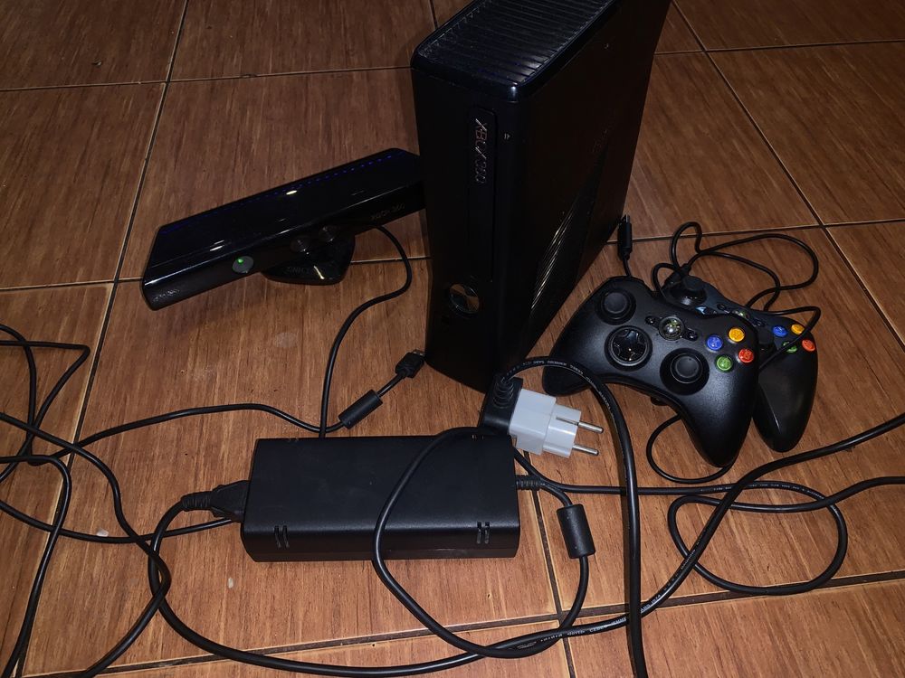 xbox 360 + kinect ((СРОЧНАЯ ПРОДАЖА))