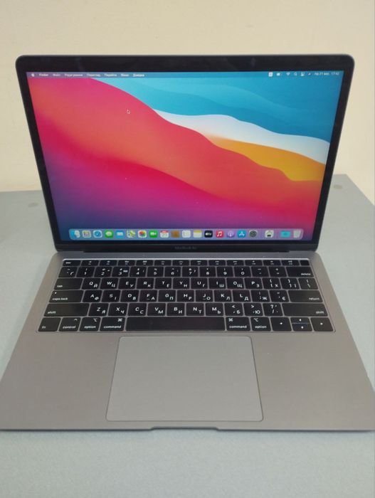 MacBook air 13  2019 8/256