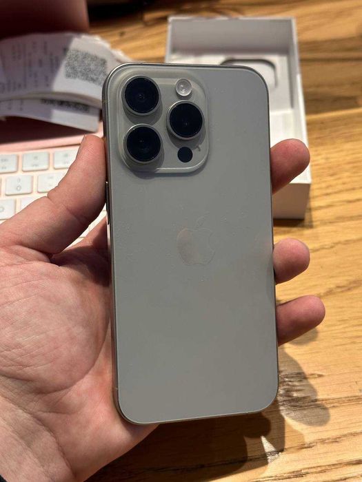 Б/У iPhone 15 Pro 128GB Natural Titanium - Розтермінування