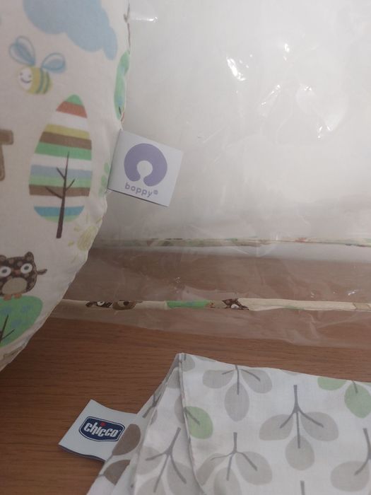 Almofada de amamentação Boppy (chicco) e mais 1 capa