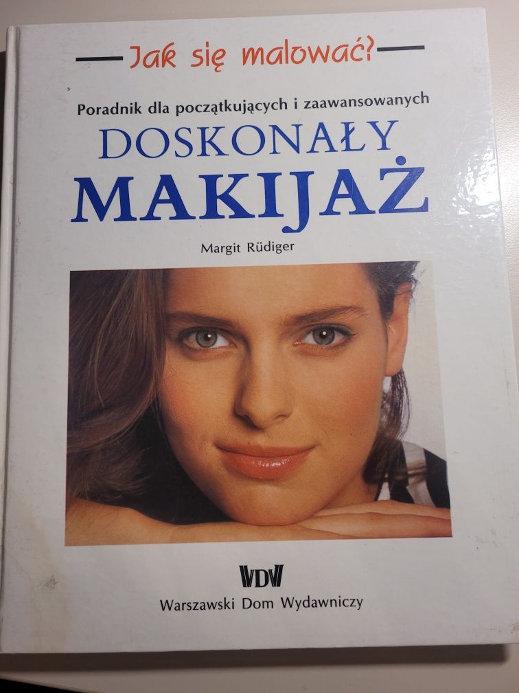 Książka-doskonały makijaż