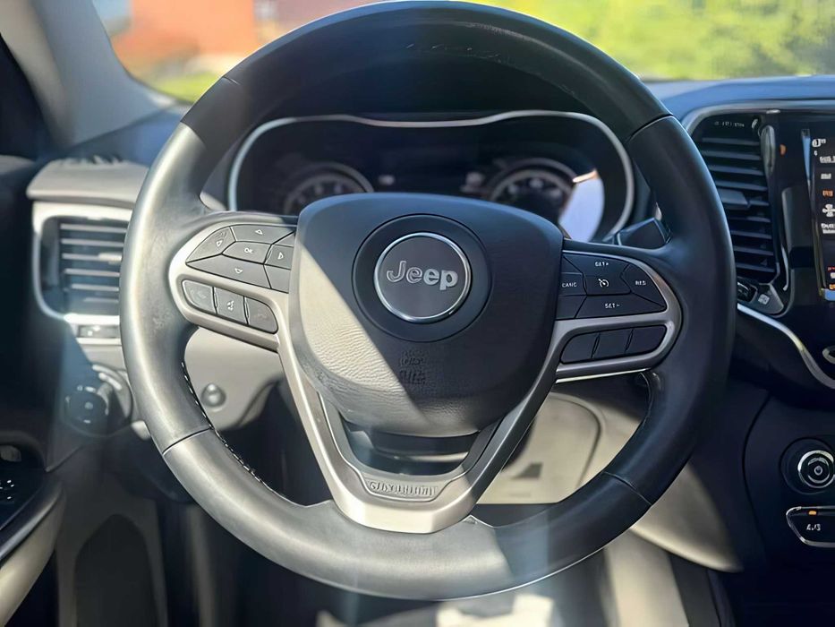 Jeep Cherokee      2019