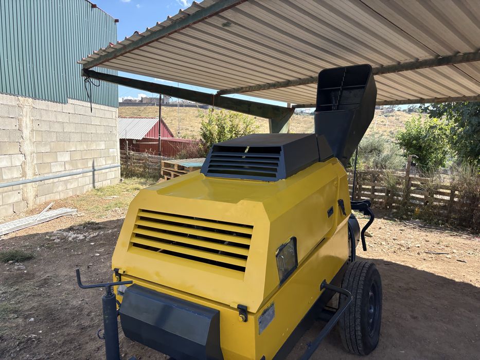 Maquina de bombar betonilha turbosol