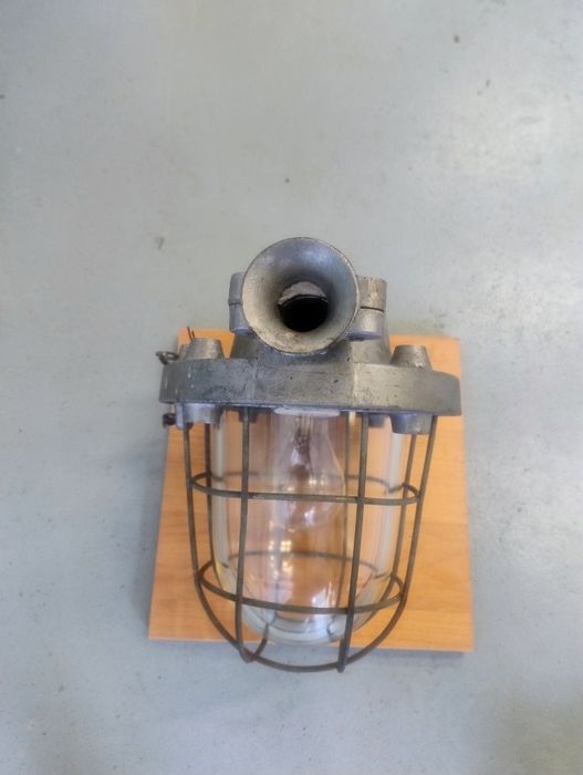 Lampa przemysłowa PRL