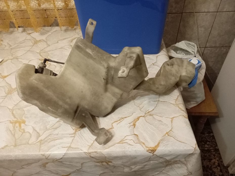 Продам бачок скло омивача для Фольксваген пасат в5 універсал