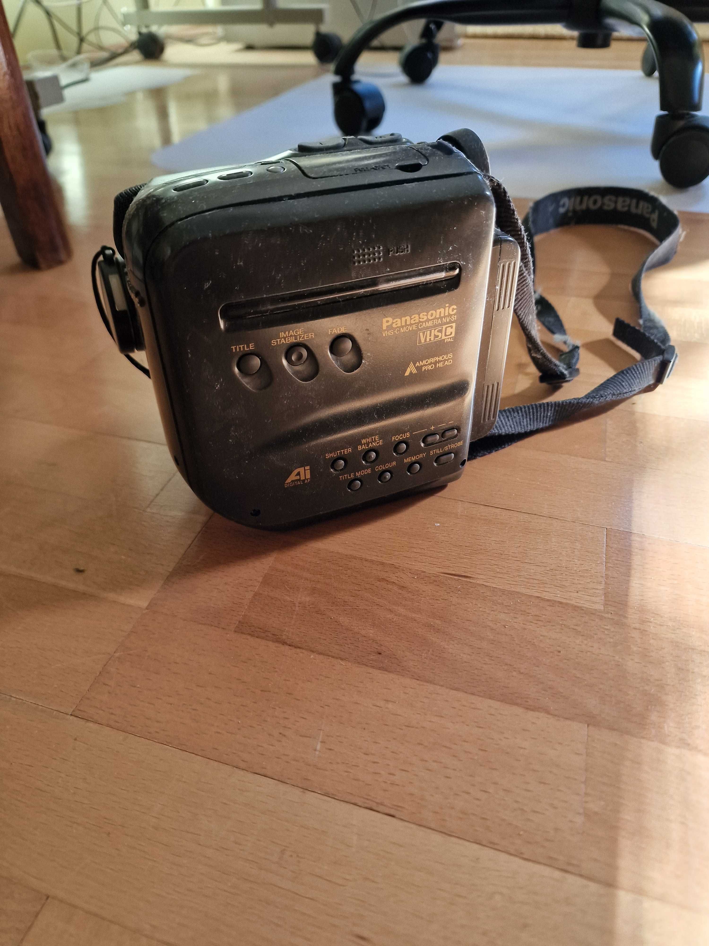 Kamera analogowa Panasonic NV-S1bc VHS-C z instrukcją i kasetą