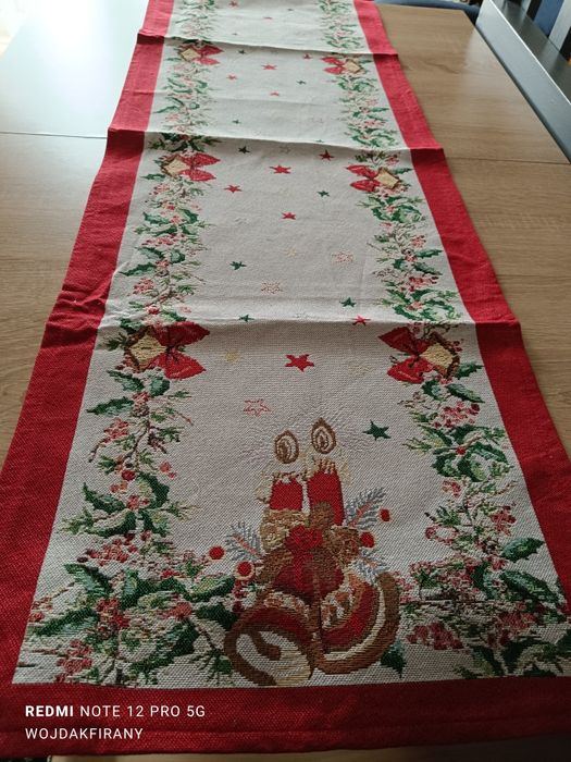 Bieżnik czerwony gobelinowy świąteczny na stół bożonarodzeniowy 40x150