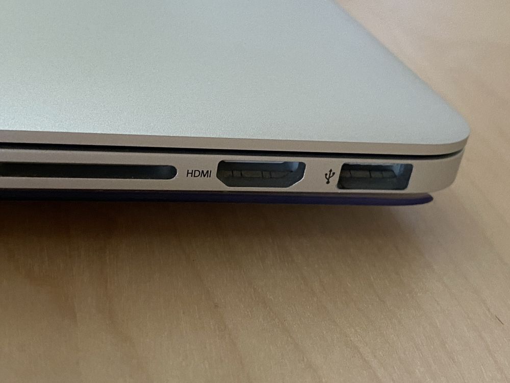 Macbook Pro 15” (512GB) + Ableton Live 10 Suite (+ pack de sons)
