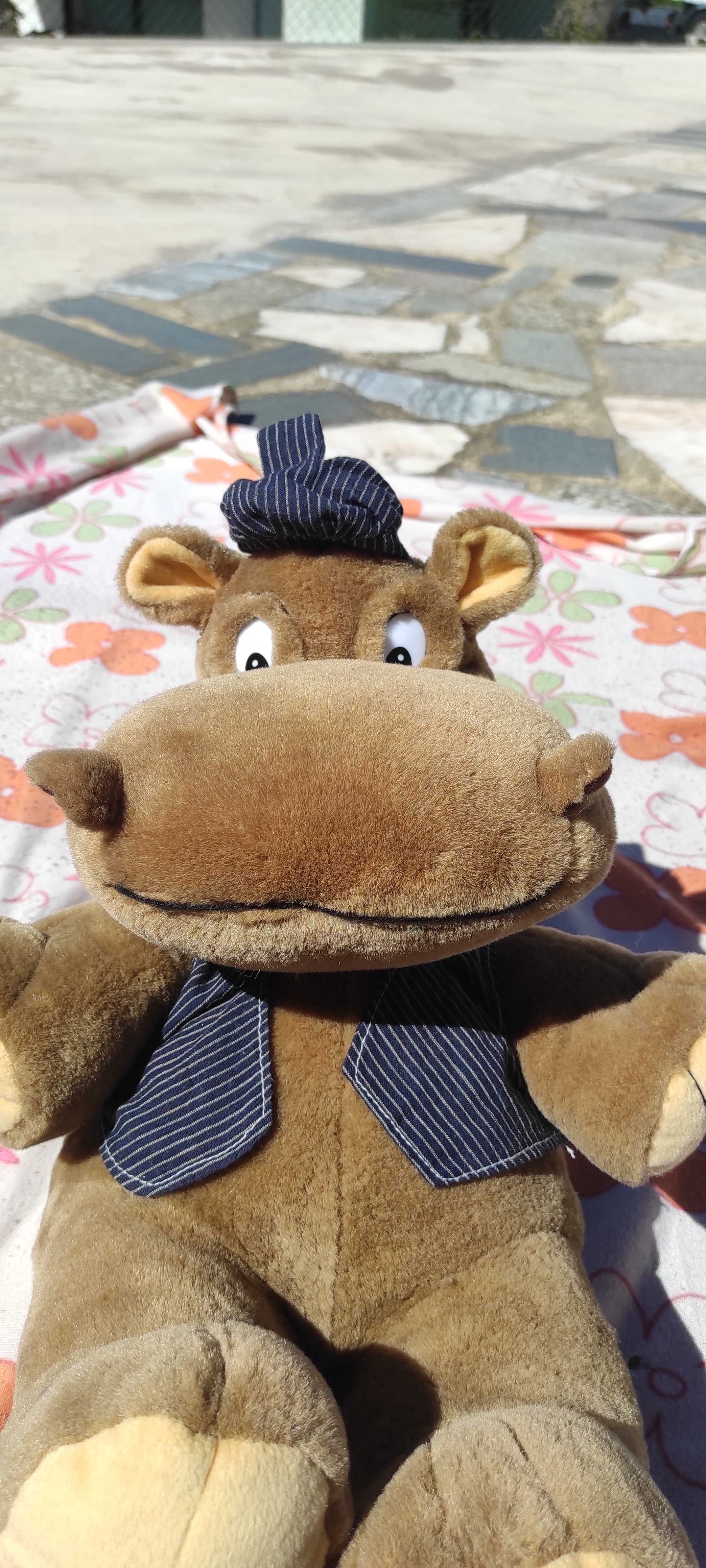 hipopotamo de peluche