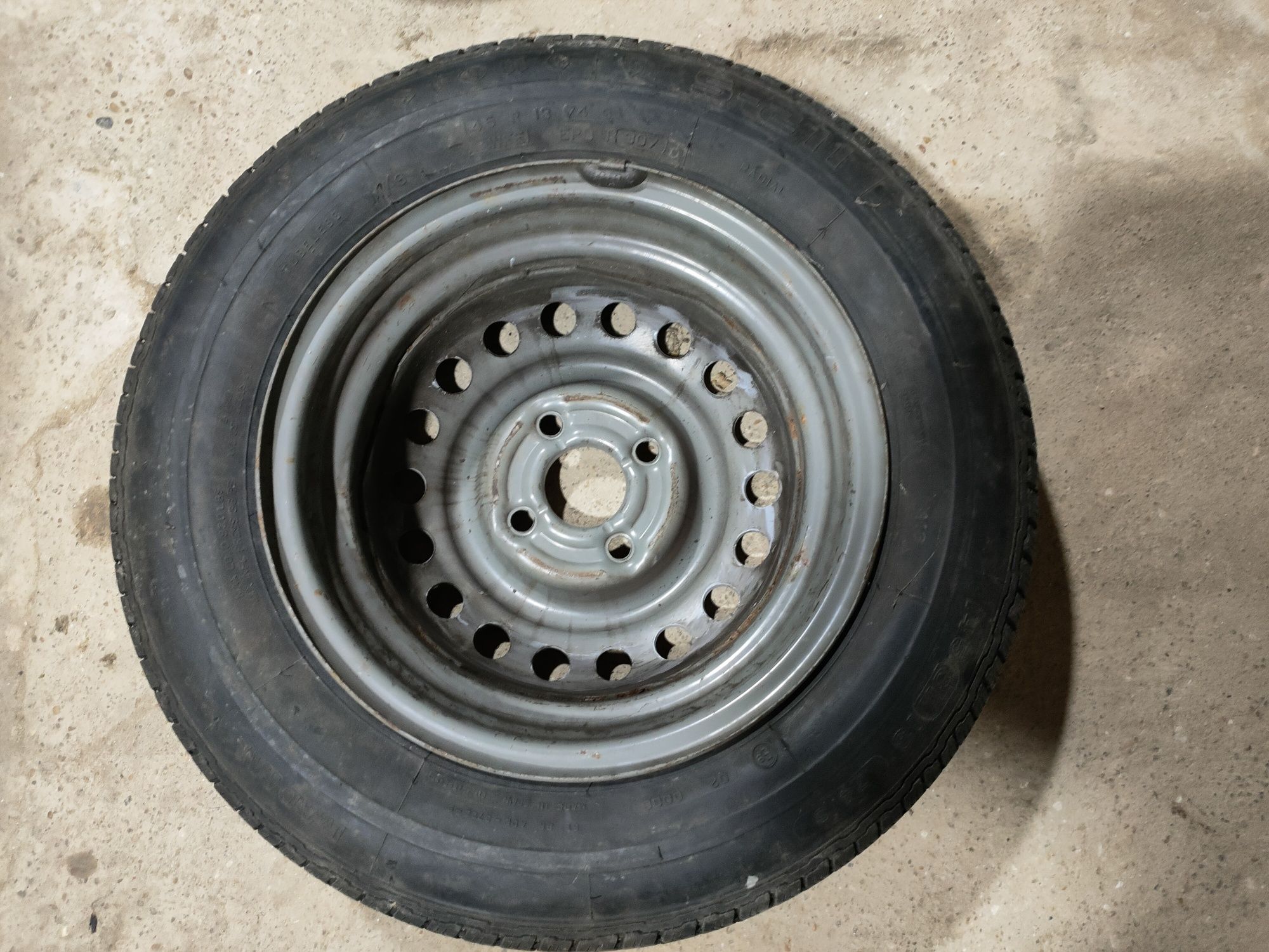 Roda suplente do Opel Corsa B