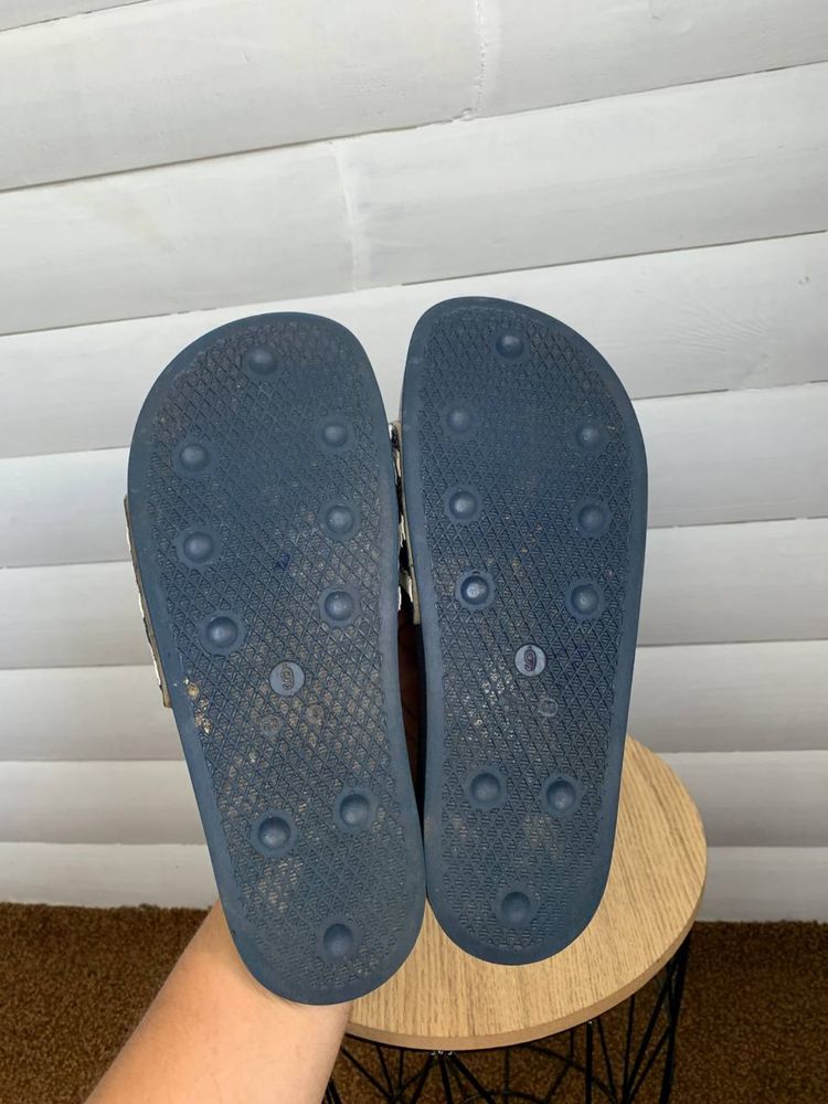 Тапочки Adidas triple stripe