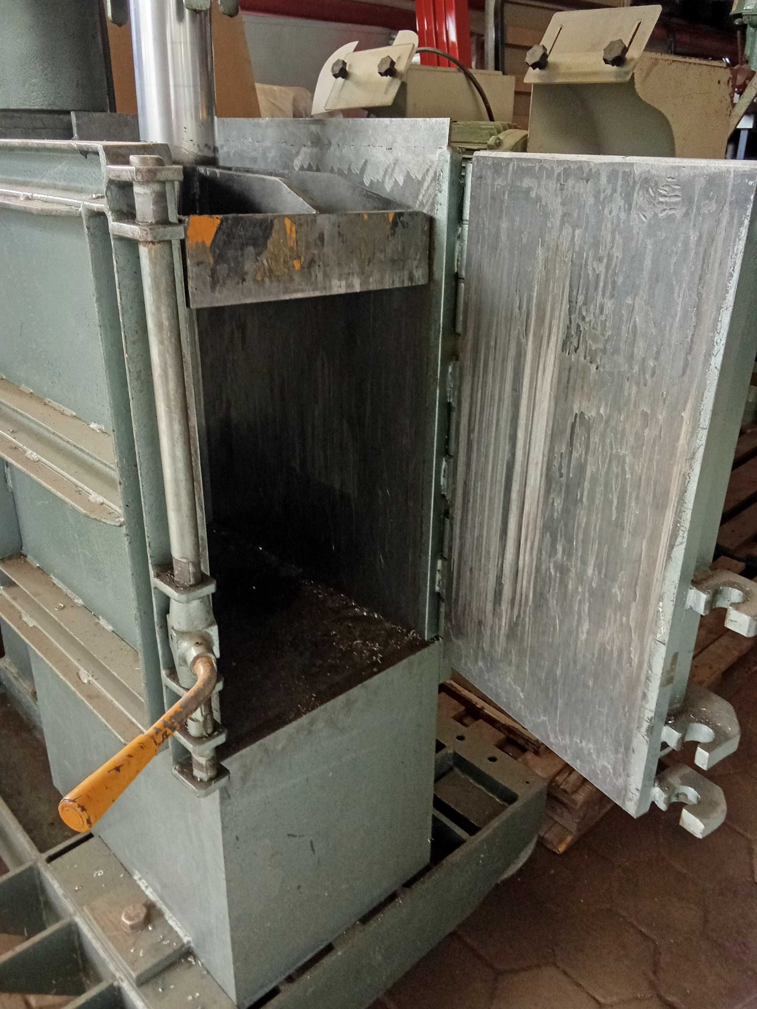 Prensa enfardar limalha motor 4 CV ( fardos 60x50x30 cm)