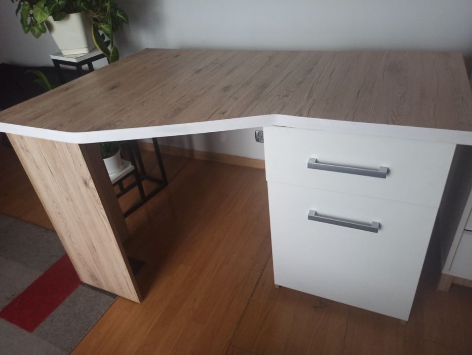 sprzedam biurko narożne