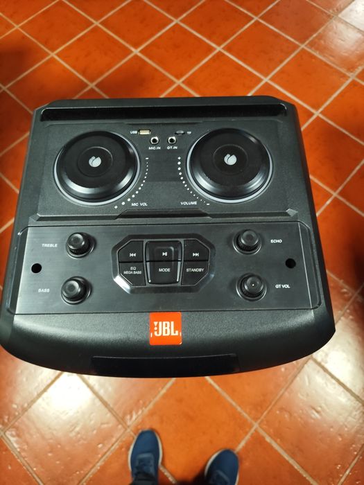 Coluna de som como nova