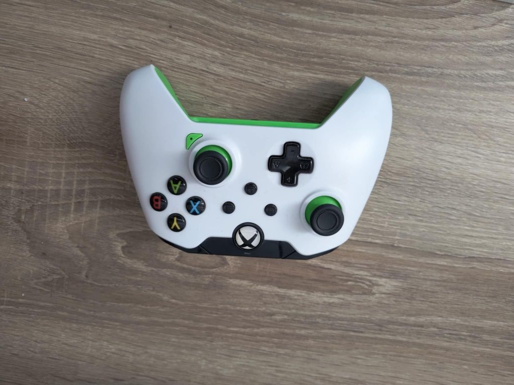 Pad przewodowy do Xbox Series, Xbox One i PC