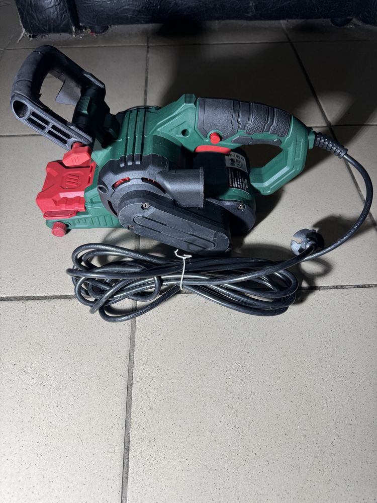 Стрічкова шліфмашина Parkside PBSD 900 A2