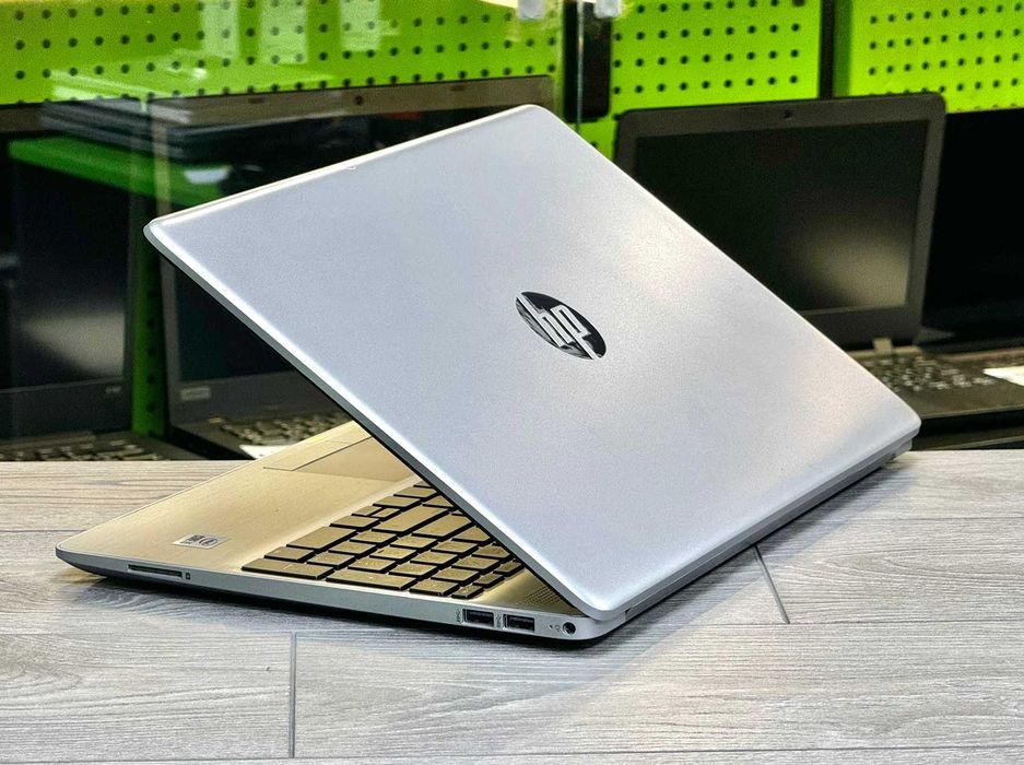 Відмінний стан / ноутбук HP / 15 дюймів / Core i5-1035G1 / 16 RAM