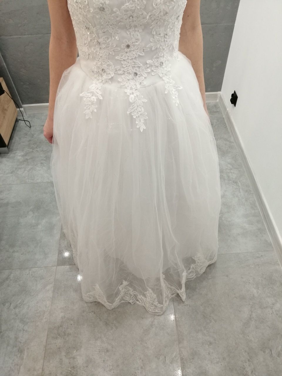 Suknia ślubna, biała, tiulowa, w literkę A, rozmiar 38
