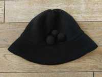 Piękna czarna czapka Czarny kapelusz Reserved