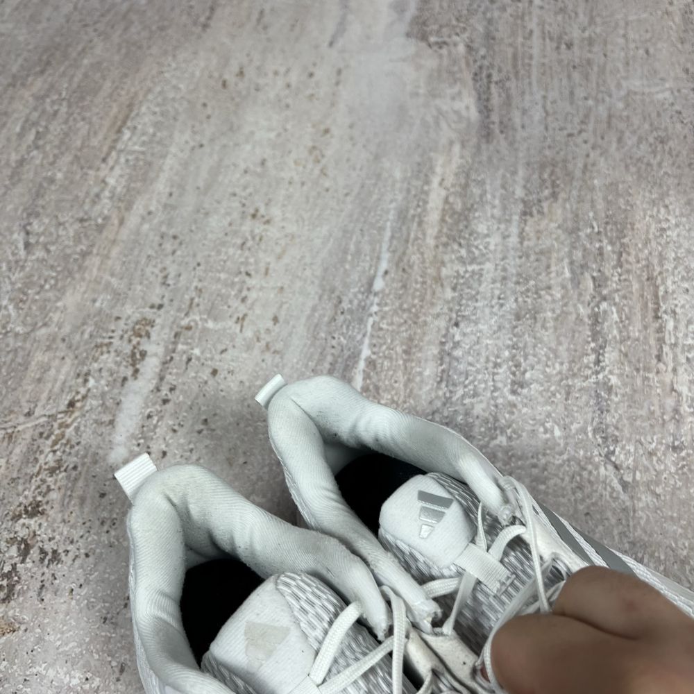 Оригінал кросівки Adidas Novaflight 2 44 розмір