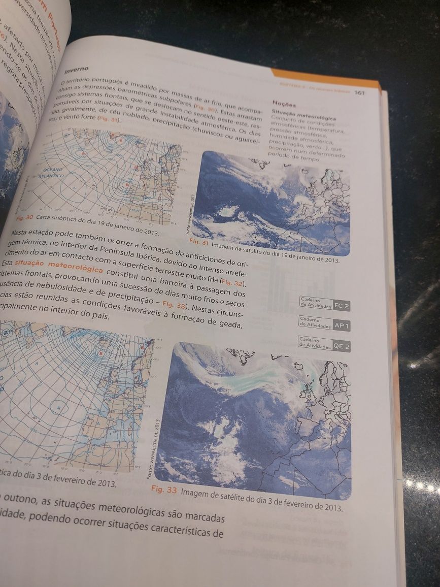 Manual Escolar de Geografia "Descobrir Portugal " 10 ano