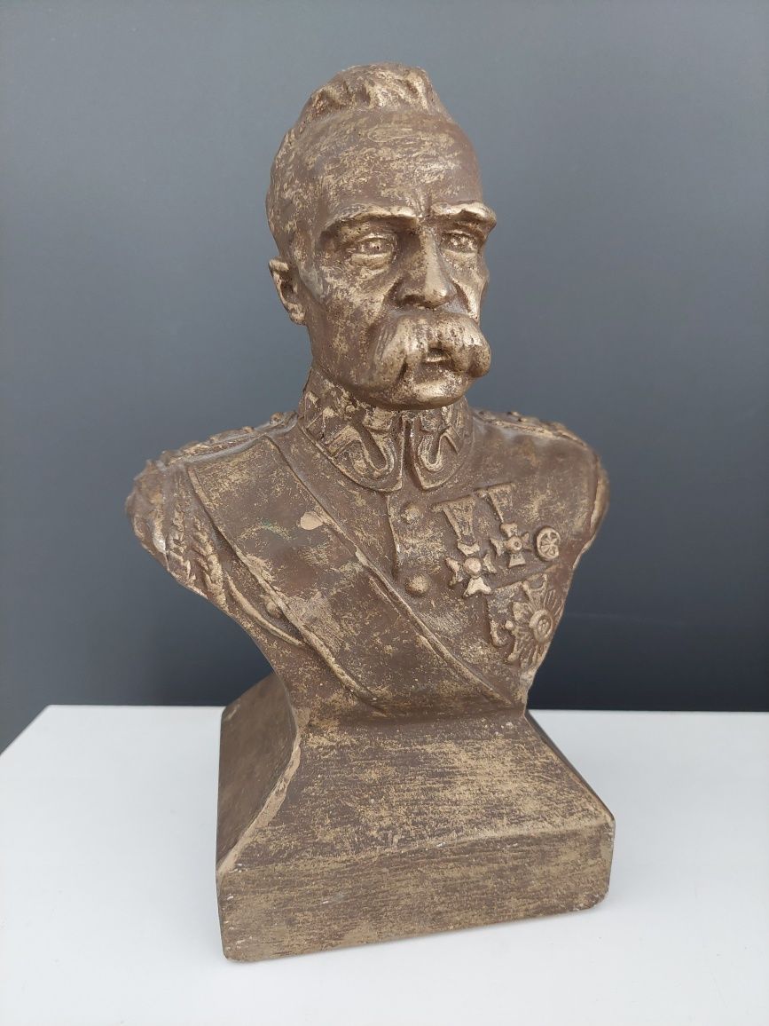 Popiersie Marszałka Józefa Piłsudskiego (patriotyk, polonik, wojsko)
