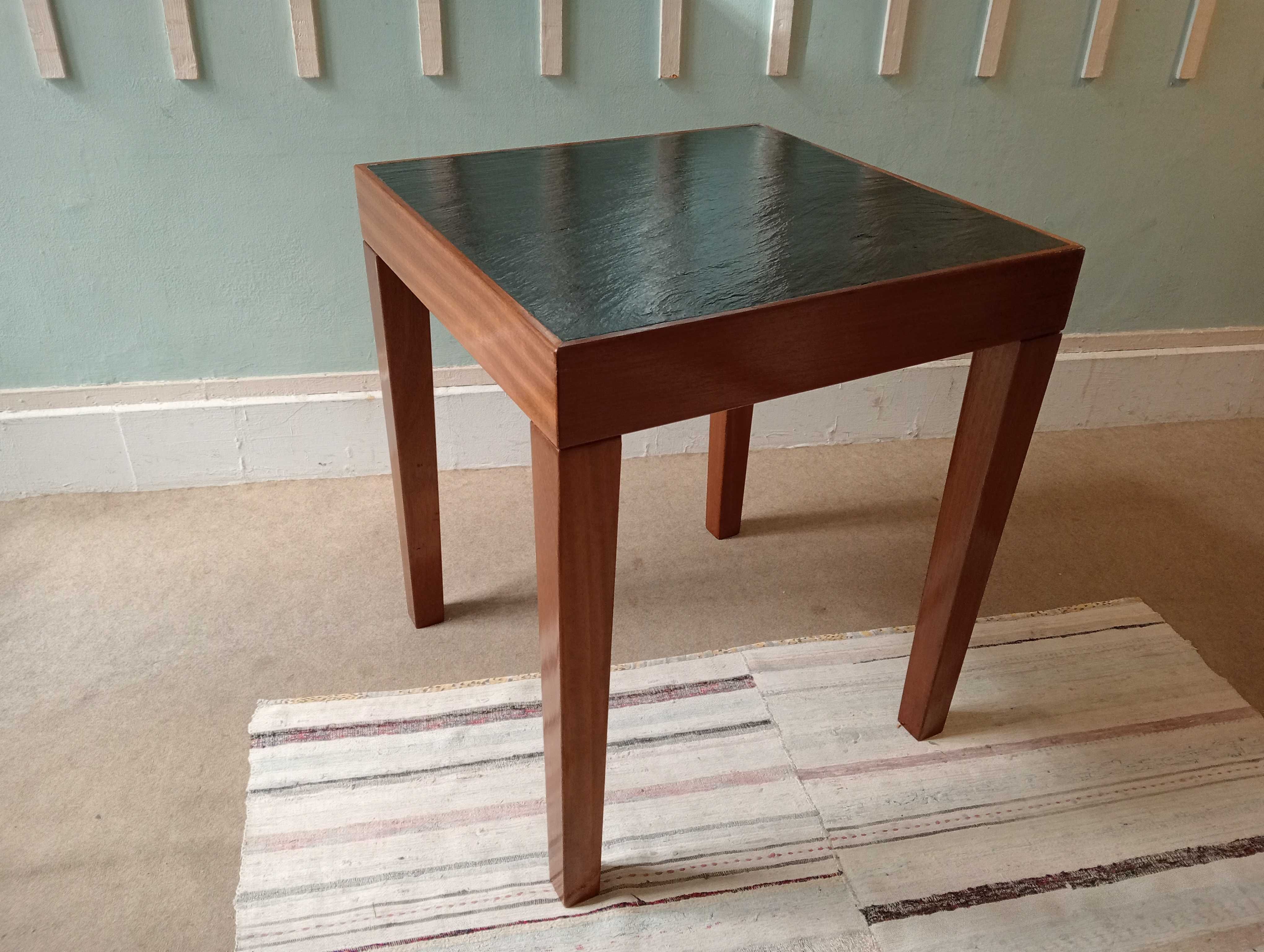 Mesa de refeição (63cm X 63cm)