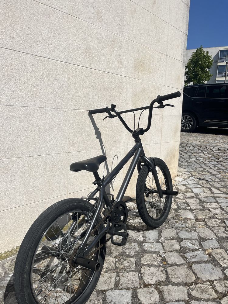 Bicicleta BMX aro 20 em ótimo estado