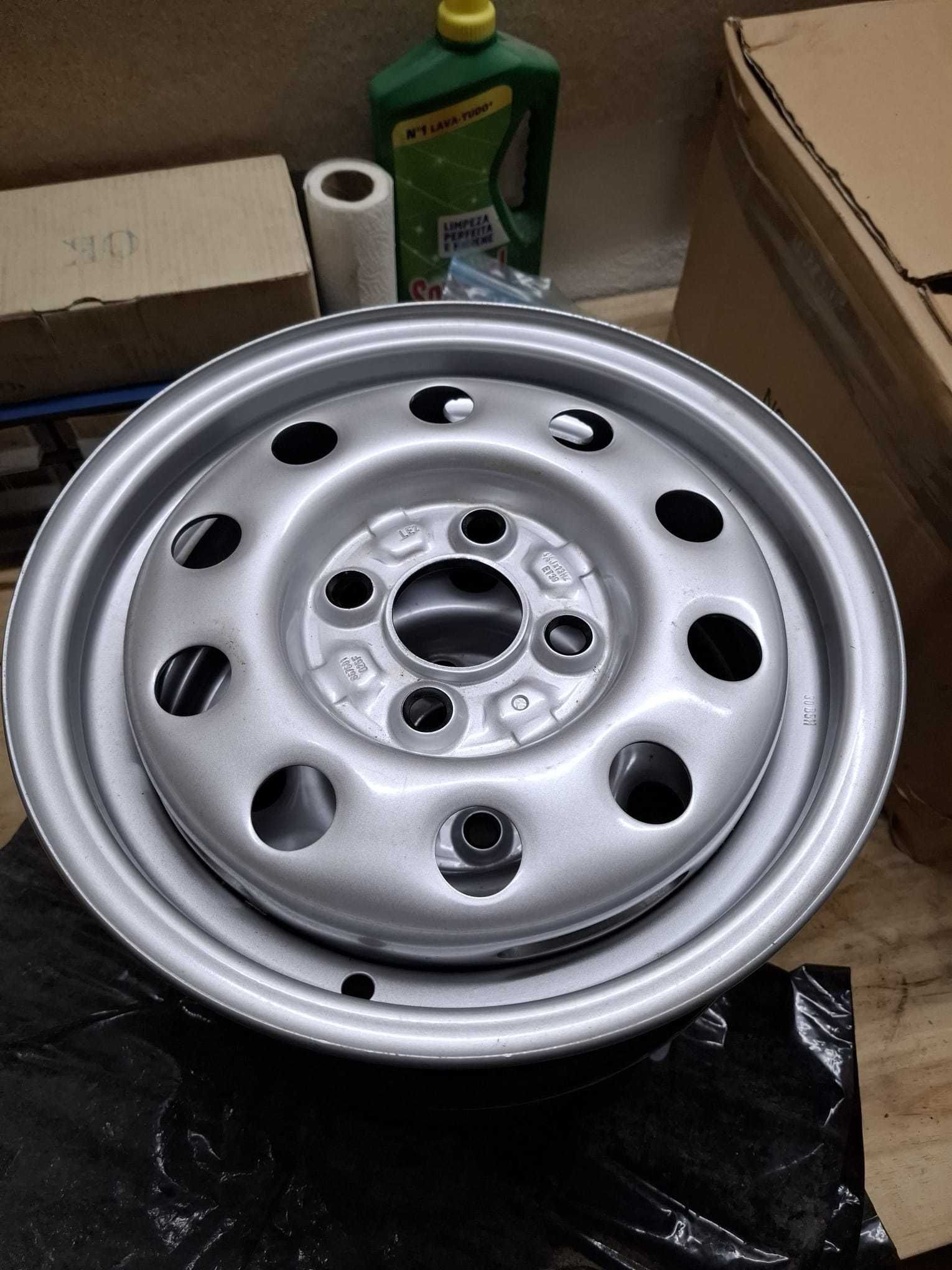 Vendo 2 jantes 13 NOVAS 4x100