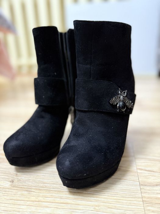 Ботинки, ботильйони жіночі на підборах 35 розмір
