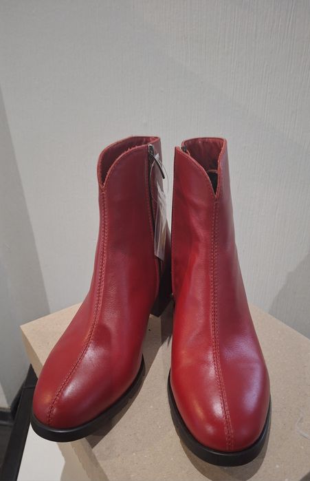 Чобітки жіночі нові натуральна шкіра