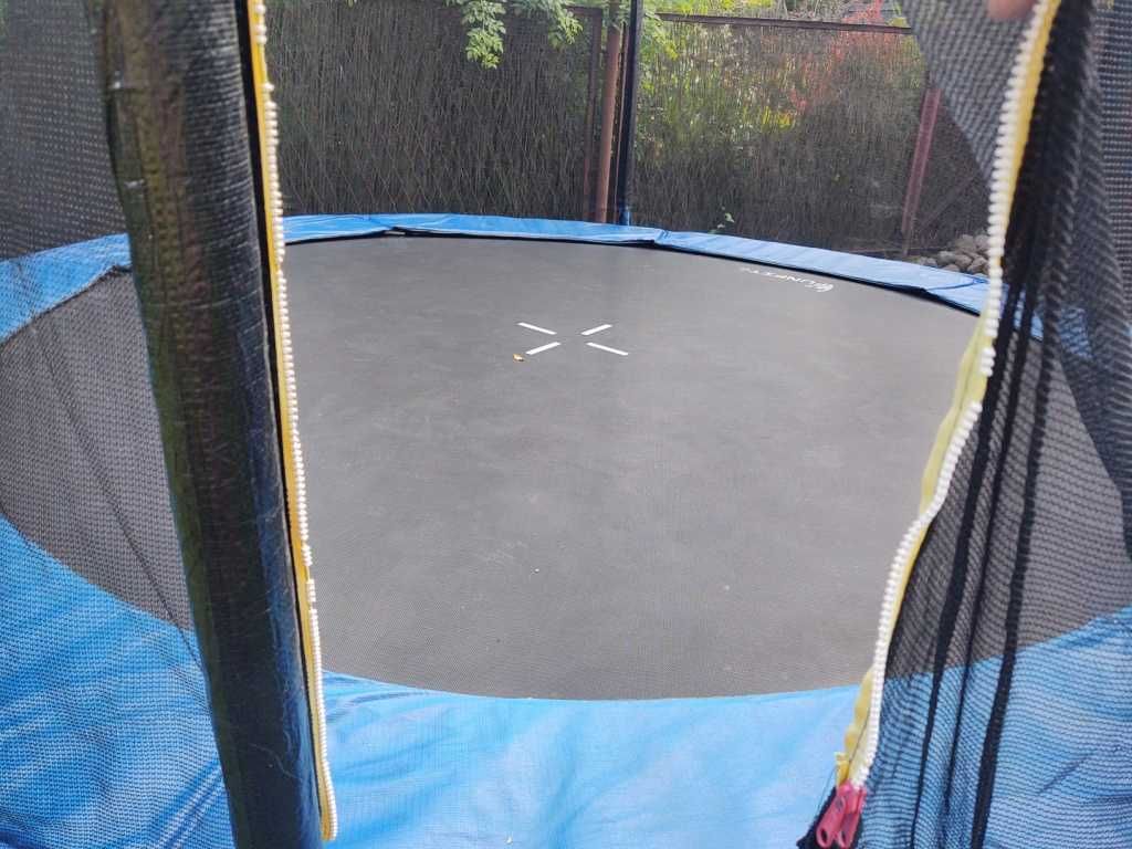 Trampolina ogrodowa