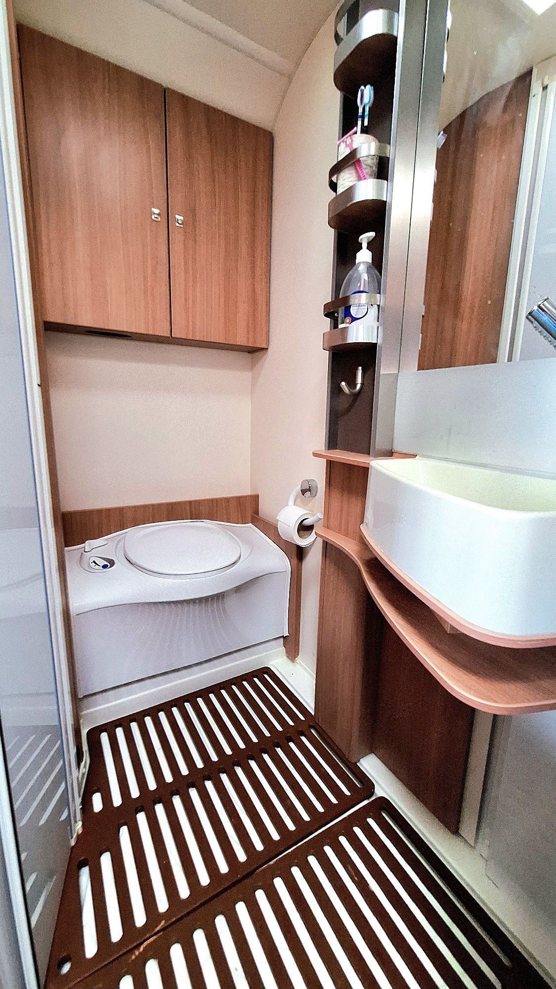 Autocaravana Knaus Sky wave perfilada c/nova de 2017