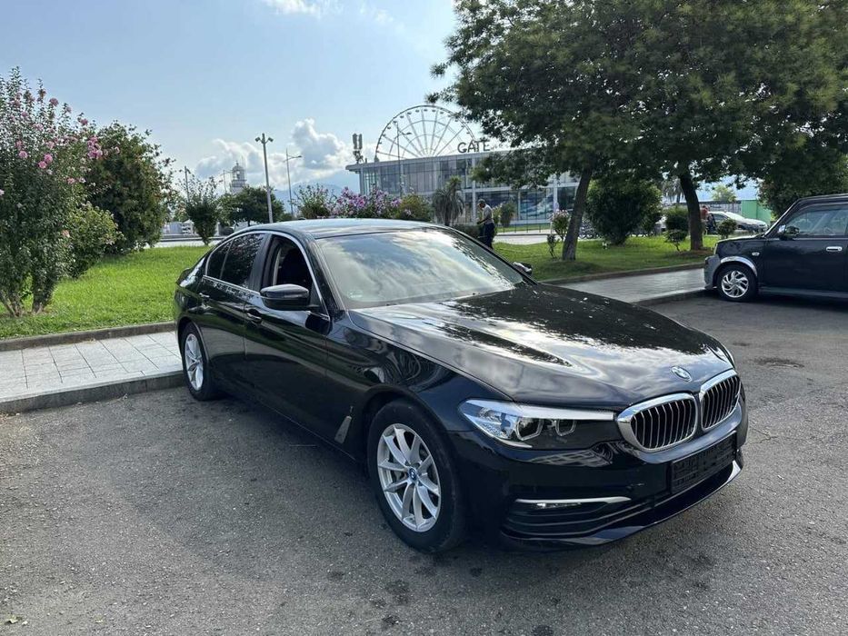 2019 BMW  530 2.0 гибрид