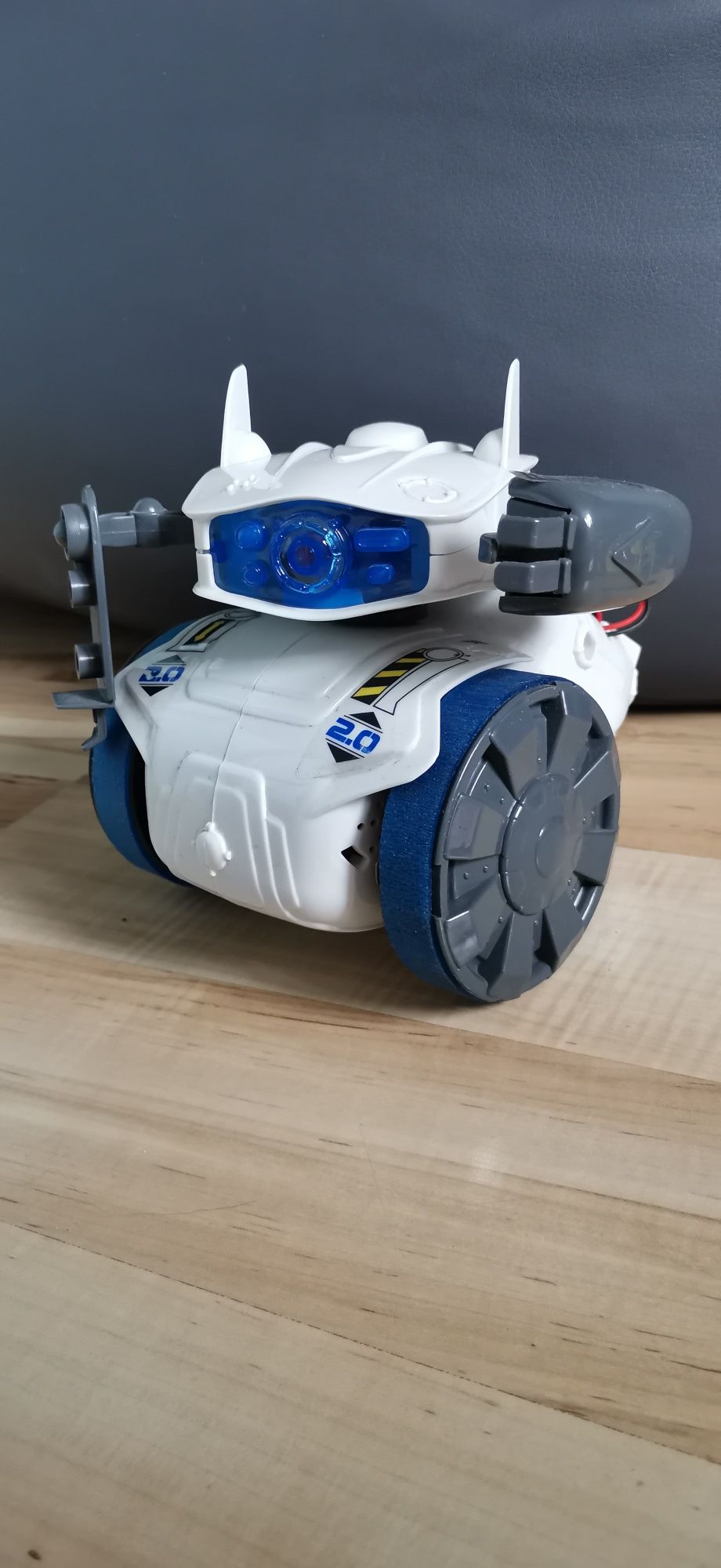 Cyber robot 2.0 Clementoni sterowanie aplikacja programowanie