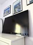 Telewizor cienki kolorowy prosty duzy 46 cali