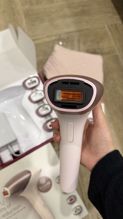 Фотоэпилятор Philips Lumea Series 9900