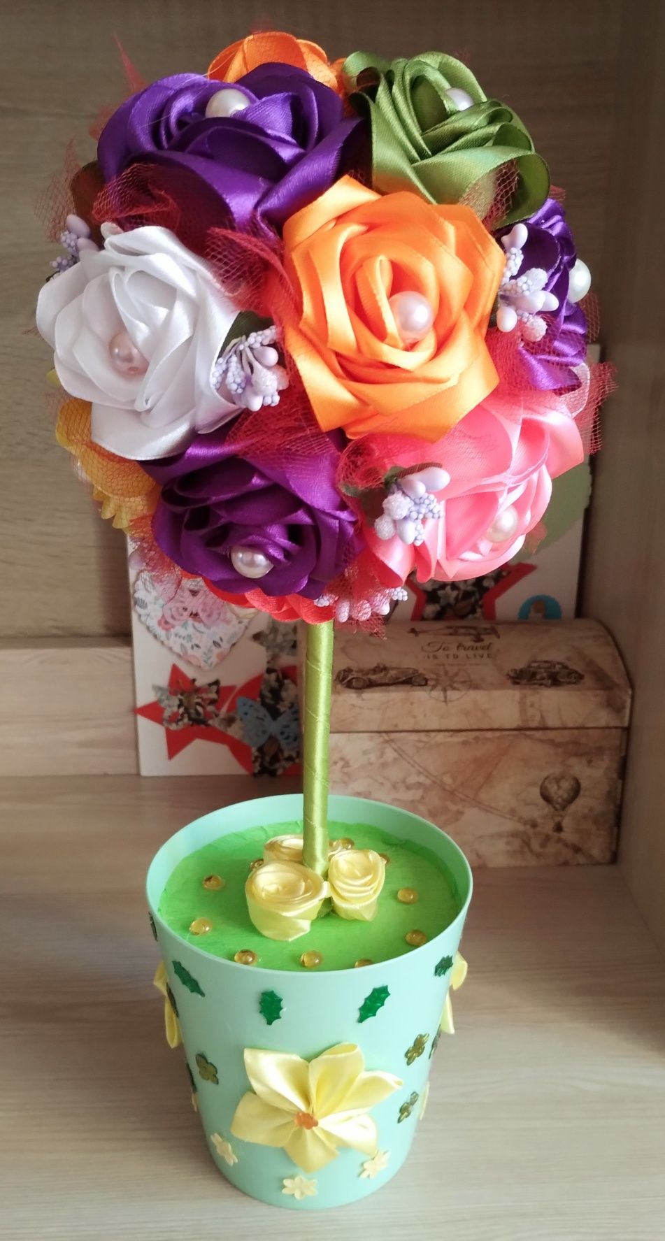 Kolorowe drzewko z róż, stroik, ozdoba na Dzień Matki - handmade