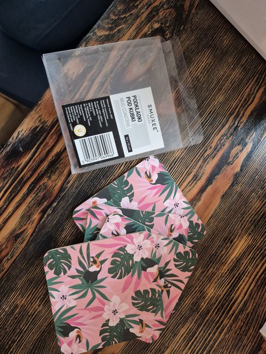 Podkładki pod kubek 4 sztuki, nieużywane Smuke