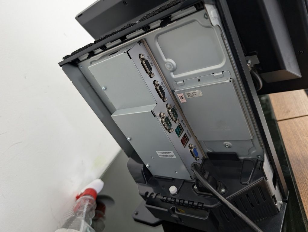 Toshiba ST-A20-T5GK-QM-R є POS (сенсорний моноблок)