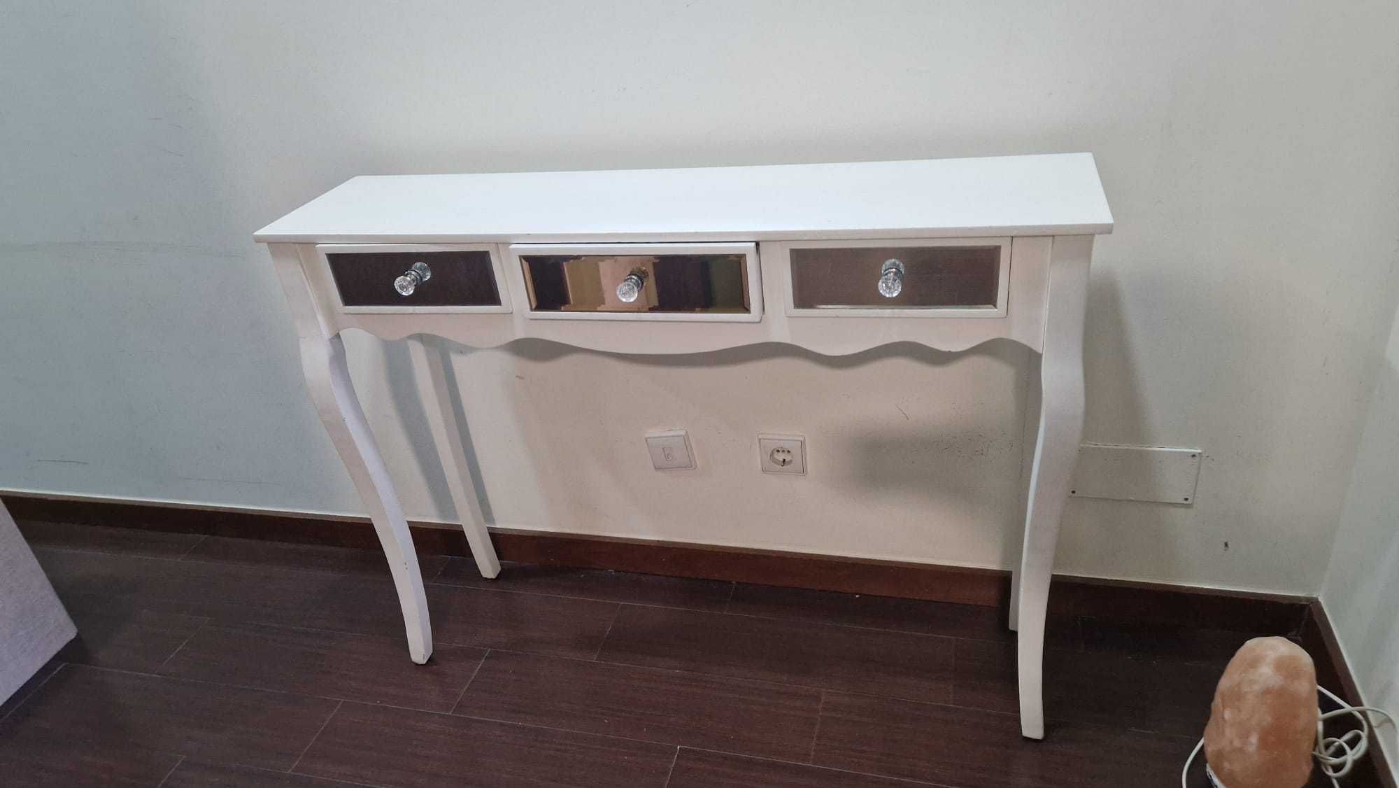 Movel de Entrada branco espetacular