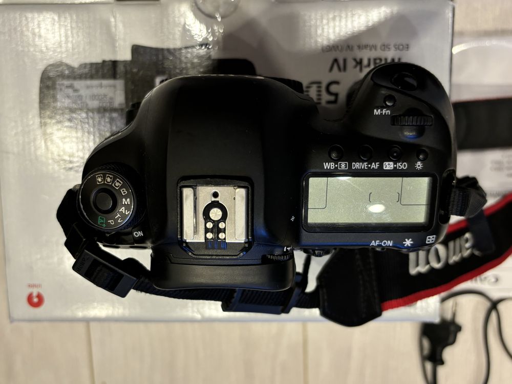 Canon EOS 5D Mark IV 4