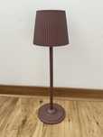 Lampa stojąca brązowa z plisowanym abażurem