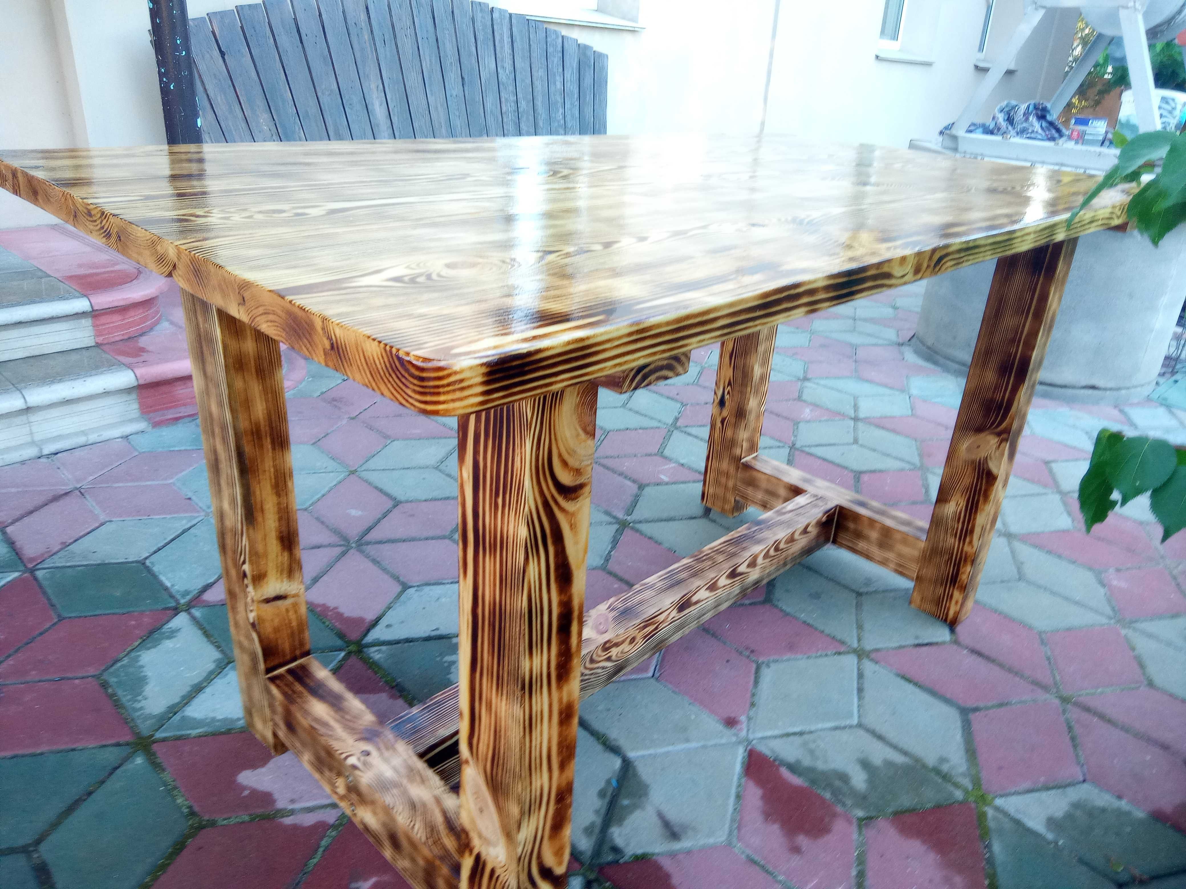 Великий дерев'яний стіл в бесідку - стол з масиву дерева лакований
