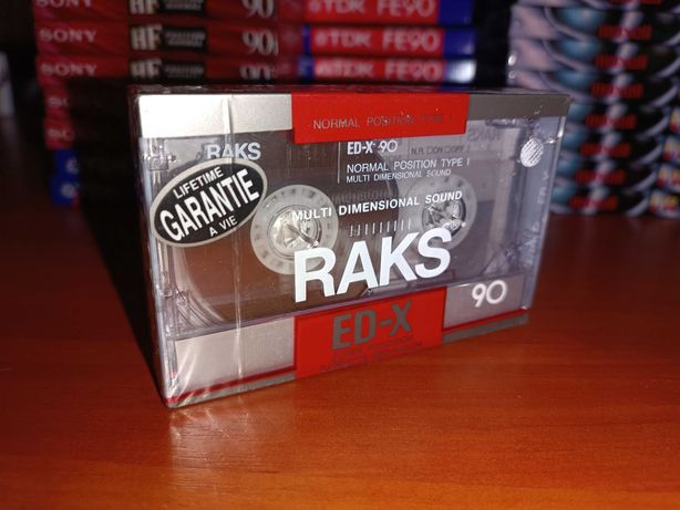 Аудіокасета RAKS ED-X 90 запакована, в наявності