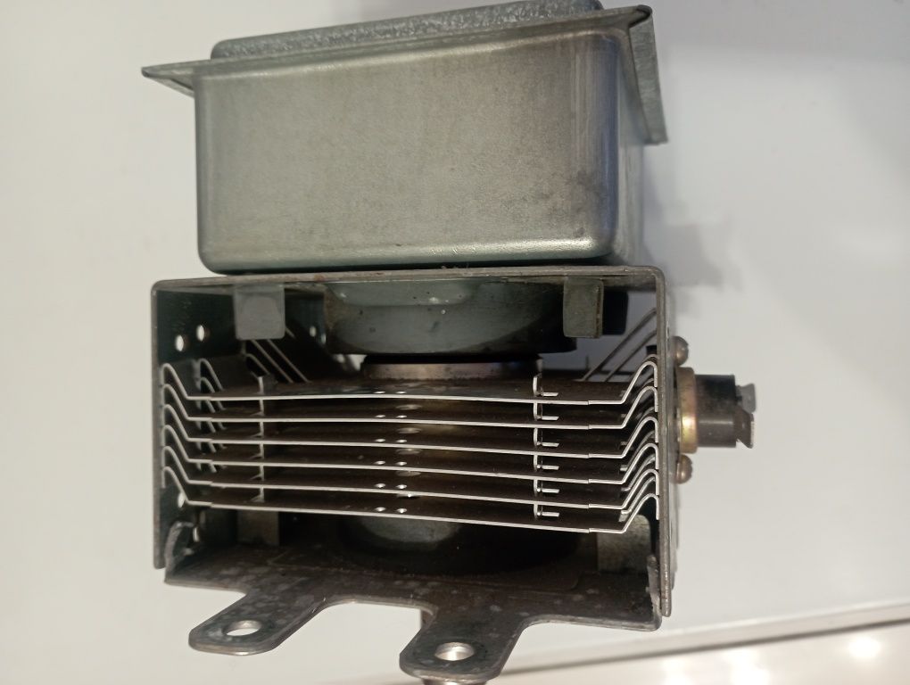 Магнетрон Toshiba 2M172AH (DW)