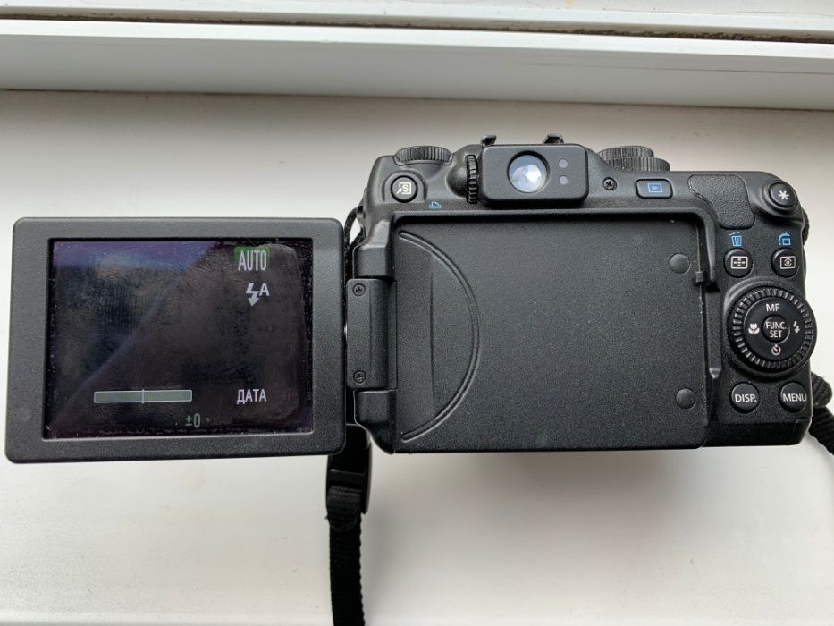 Полупрофессиональная фотокамера Canon Power Shot G 12