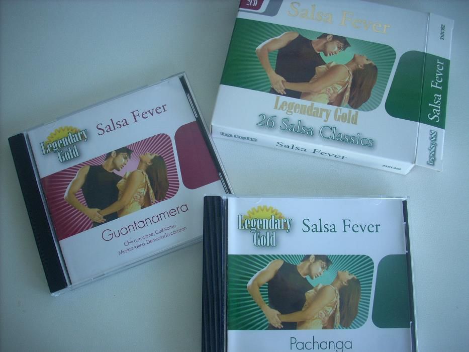 Caixa com 2 CD's Salsa Fever - Legendary Gold 26 Salsa Classics